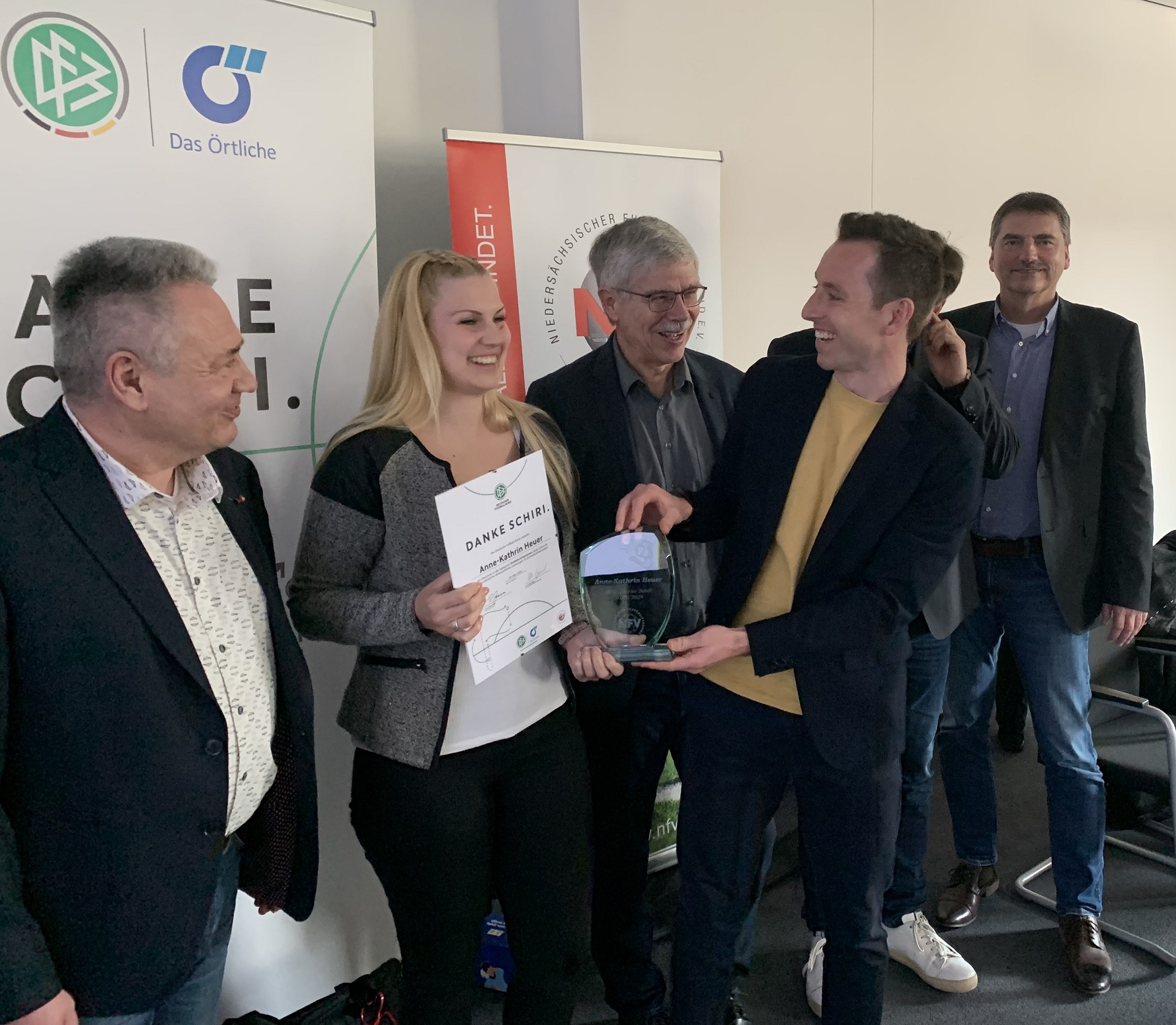 Zwölf engagierte Unparteiische - Ein Buch reicht nicht aus | NFV